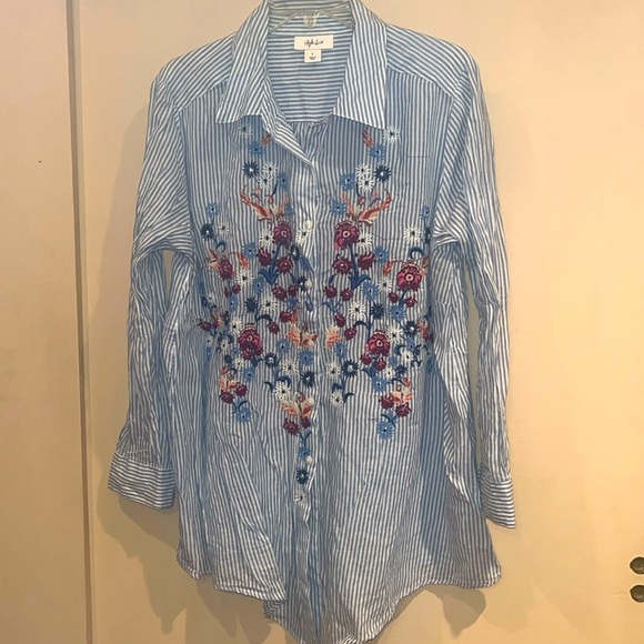Style & Co blue and white top with embroidery size Large - Picture 1 of 8
